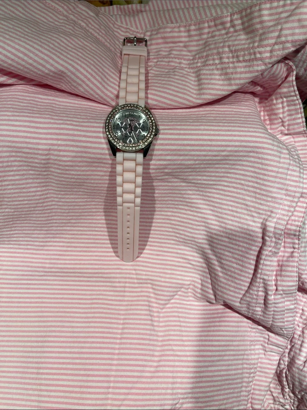 Vintage guess watch with white and pink rhinestone bezel 🩷